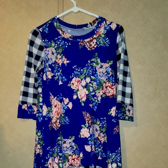 None Tops - Floral Highlow Buffalo Pattern